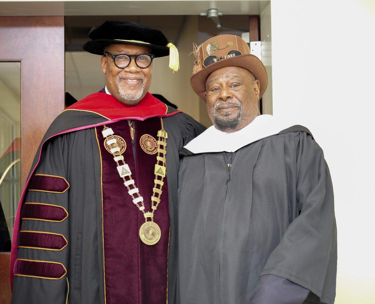 Funk music icon George Clinton gets Clinton College degree | Rock
